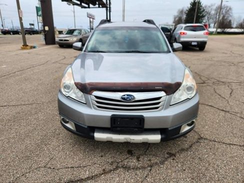 Used 2011 Subaru Outback 2.5i Limited image 9