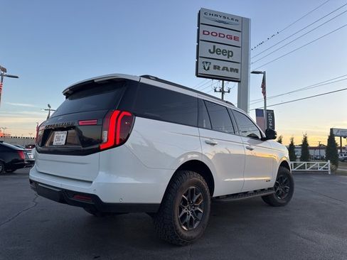Used 2025 Ford Expedition Tremor image 19