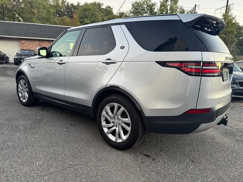 Used 2017 Land Rover Discovery HSE image 6
