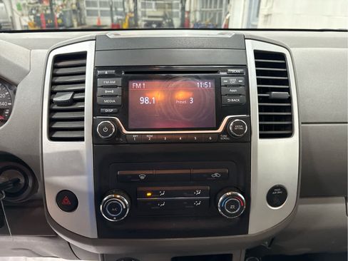 Used 2016 Nissan Frontier SV image 15