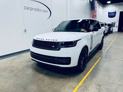 Used 2025 Land Rover Range Rover Long Wheelbase SE image 3