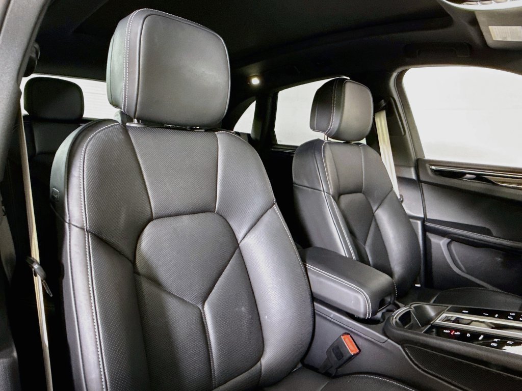 Certified 2026 Porsche Macan S AWD/4WD image 18