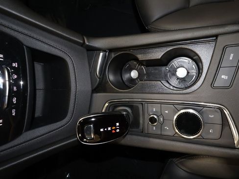 Certified 2025 Cadillac XT5 Premium Luxury image 16