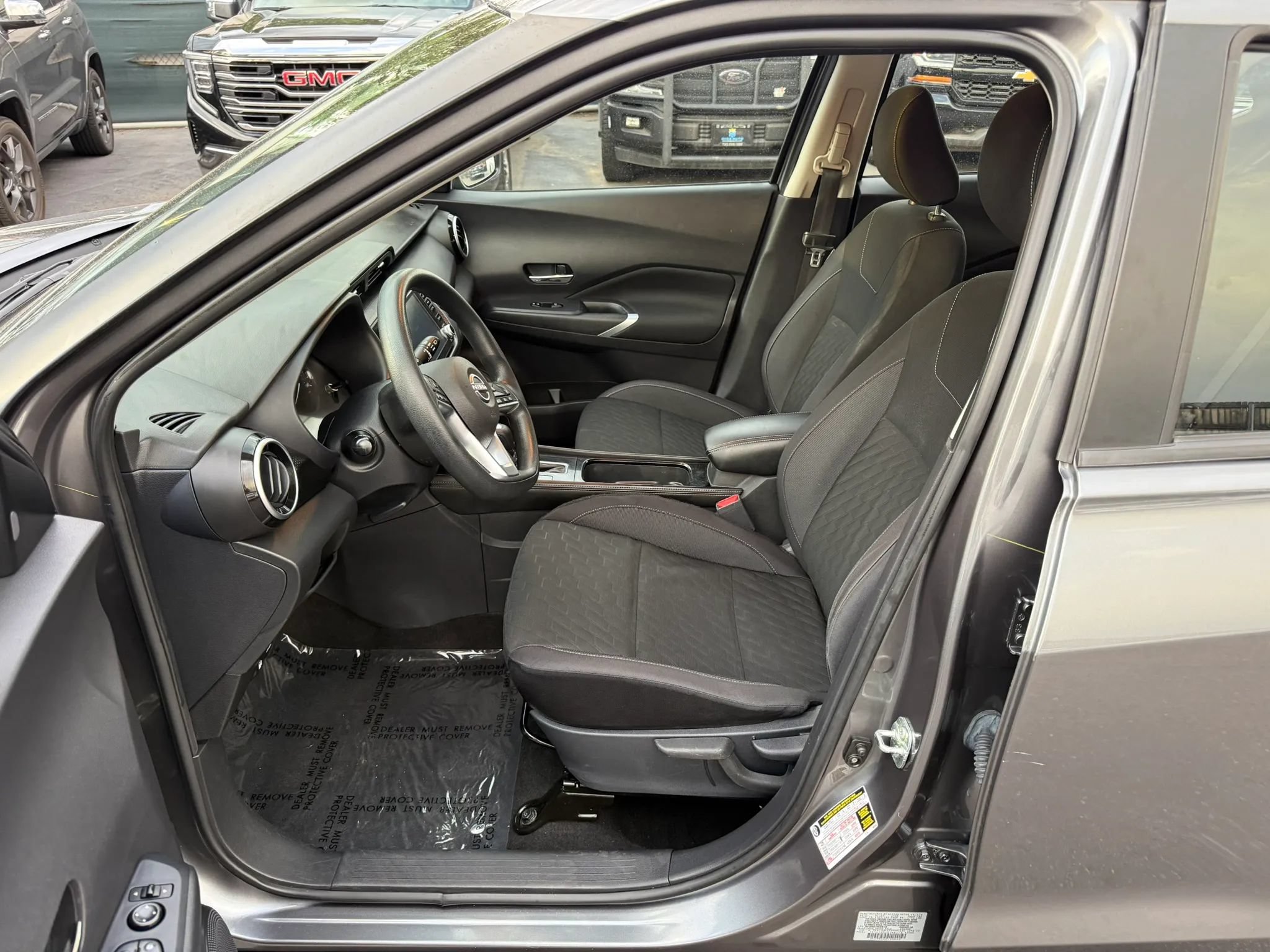 Used 2023 Nissan Kicks SV FWD image 13