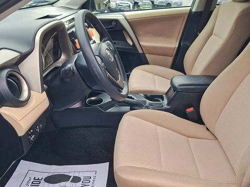 Used 2013 Toyota RAV4 LE FWD image 10