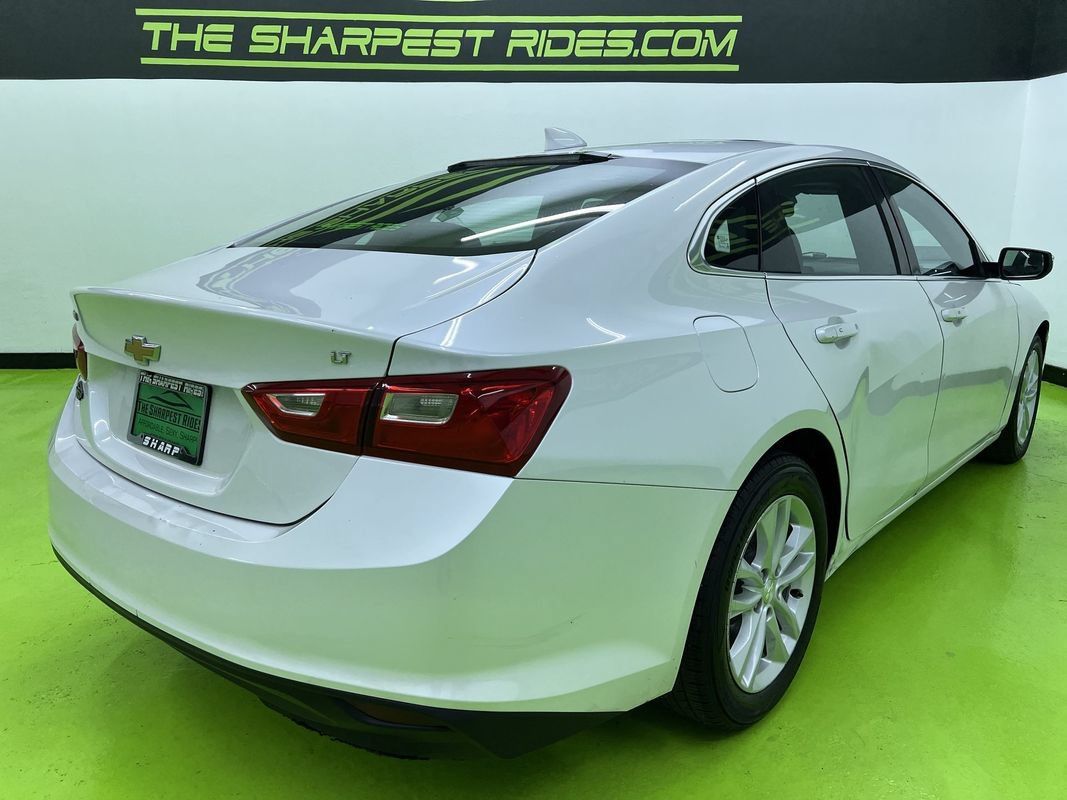 Used 2017 Chevrolet Malibu LT FWD image 10