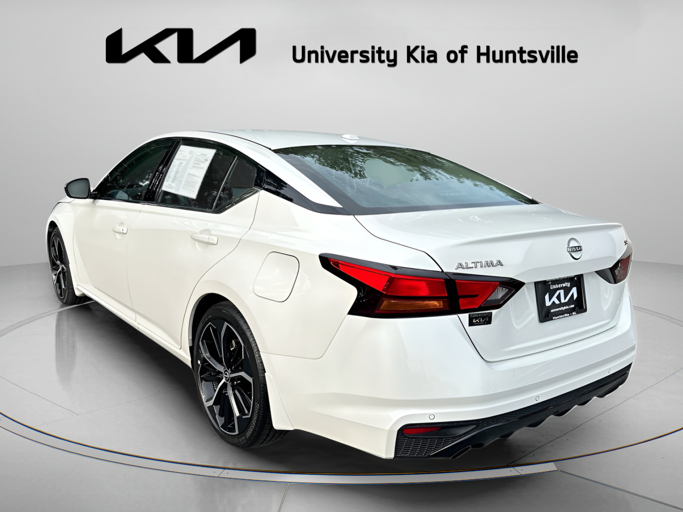 Used 2025 Nissan Altima 2.5 SR FWD image 6