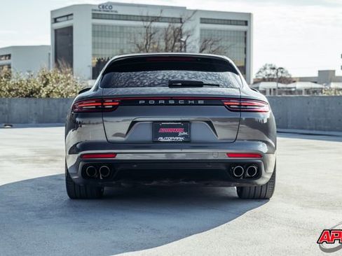 Used 2018 Porsche Panamera 4S image 17