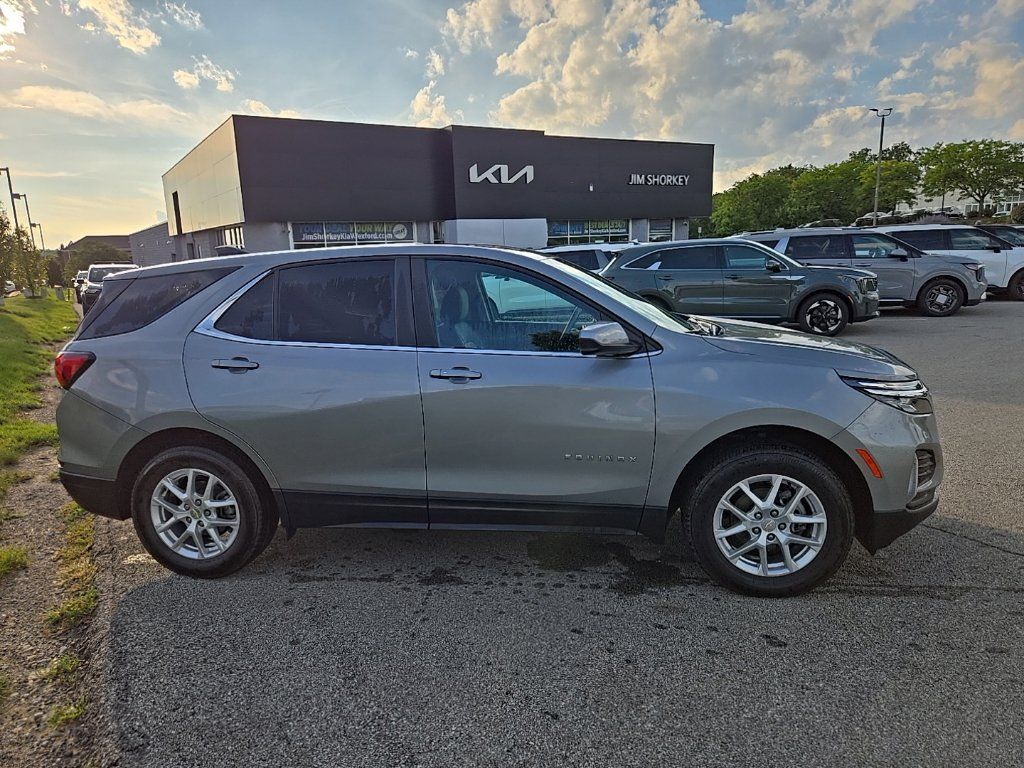 Used 2024 Chevrolet Equinox LT AWD/4WD image 2