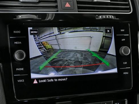 Used 2019 Volkswagen Golf 4-Door image 27