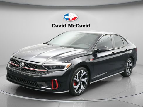 Used 2023 Volkswagen Jetta GLI Autobahn image 4