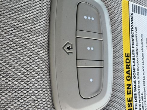 Used 2019 Chrysler Pacifica Touring Plus w/ Cold Weather Group FWD image 26