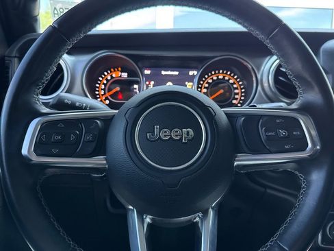 Used 2021 Jeep Wrangler Unlimited Sahara w/ Uconnect 4C Nav & Sound Group AWD/4WD image 25