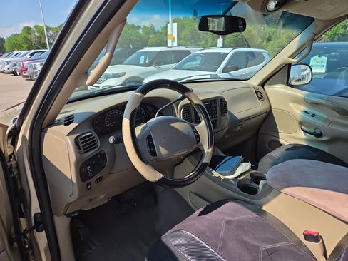 Used 2000 Ford Expedition XLT AWD/4WD image 10