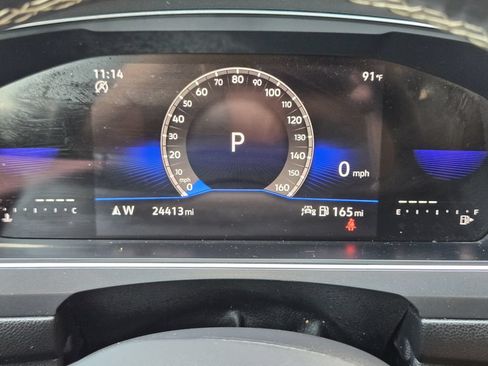 Used 2023 Volkswagen Tiguan SE w/ Panoramic Sunroof Package FWD image 12