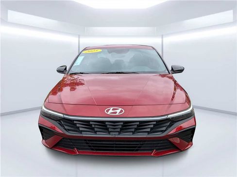 Used 2025 Hyundai Elantra Sport FWD image 9