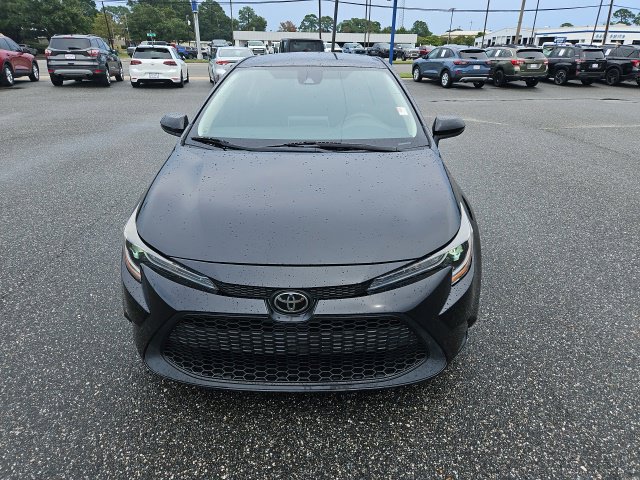 Used 2020 Toyota Corolla LE FWD image 3