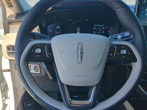 New 2026 Lincoln Corsair Premiere FWD image 13