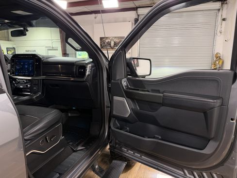 Used 2022 Ford F150 Lariat w/ Equipment Group 502A High AWD/4WD image 19