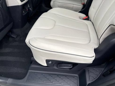 Used 2025 Hyundai Palisade Calligraphy AWD/4WD image 19