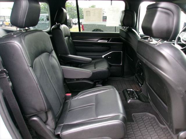 Certified 2024 Jeep Wagoneer Series III AWD/4WD image 10