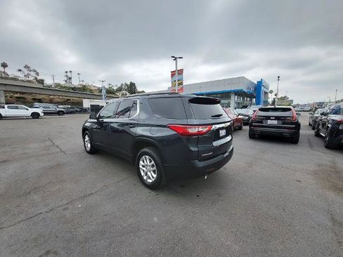 Used 2021 Chevrolet Traverse LT FWD image 6