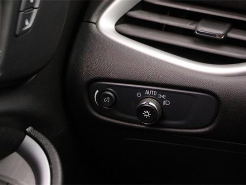 Used 2024 Chevrolet Malibu LT image 18