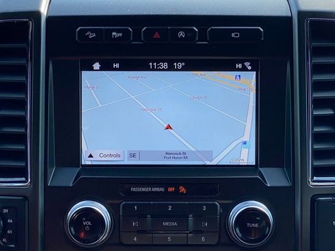 Used 2017 Ford F150 Lariat w/ Equipment Group 502A Luxury image 28