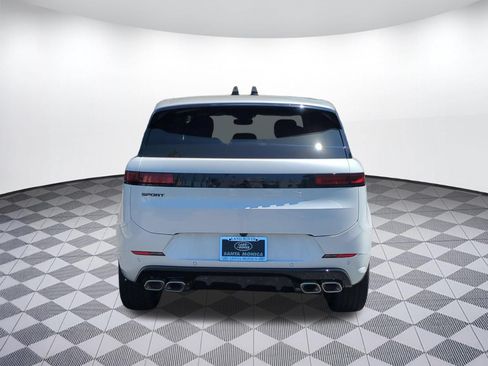 New 2026 Land Rover Range Rover Sport Dynamic SE AWD/4WD image 4