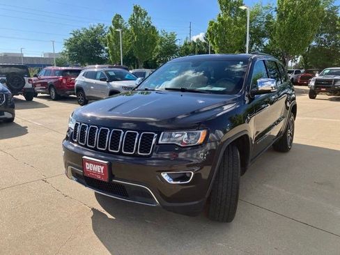 Used 2017 Jeep Grand Cherokee Limited AWD/4WD image 3