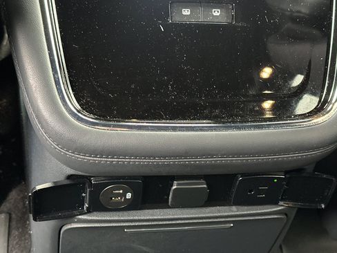 Used 2023 Lincoln Navigator Reserve image 16