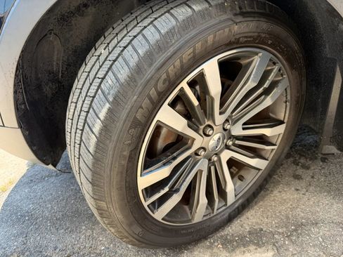 Used 2016 Ford Explorer Platinum AWD/4WD image 28