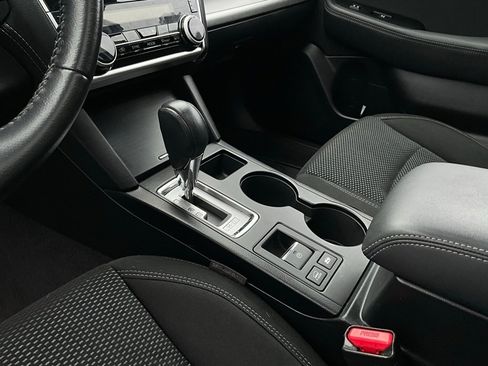 Used 2018 Subaru Outback 2.5i Premium image 19