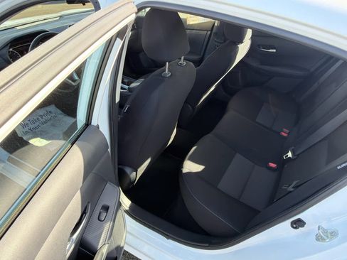 Certified 2022 Nissan Sentra SV w/ All-Weather Package image 9