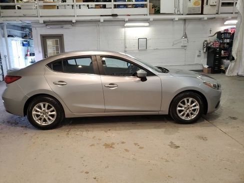 Used 2014 MAZDA MAZDA3 i Touring image 7