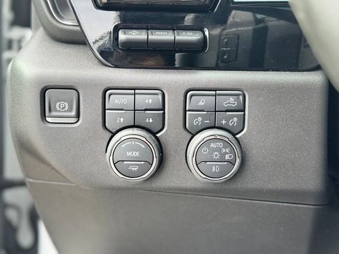 Used 2025 Chevrolet Silverado 1500 ZR2 w/ Technology Package AWD/4WD image 20