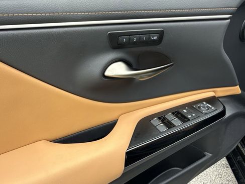 Used 2025 Lexus ES 350 w/ Premium Package image 29