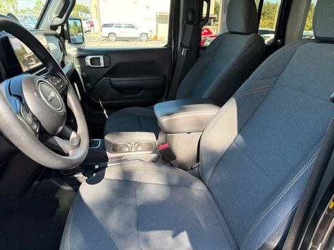 Used 2024 Jeep Wrangler Unlimited Sport AWD/4WD image 11