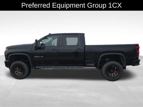 Used 2022 Chevrolet Silverado 2500 Custom w/ Custom Value Package image 4
