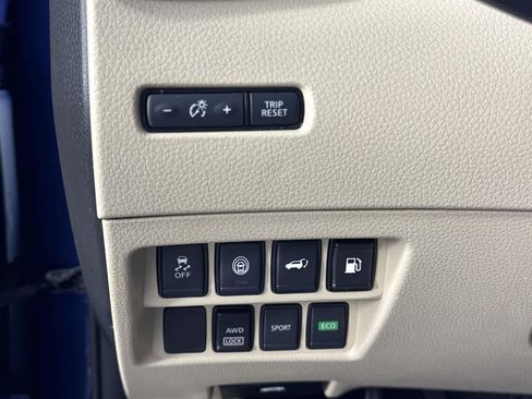 Used 2020 Nissan Rogue SV image 23