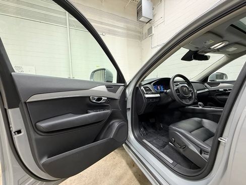 Used 2024 Volvo XC90 B5 Core w/ Protection Package Premier AWD/4WD image 39