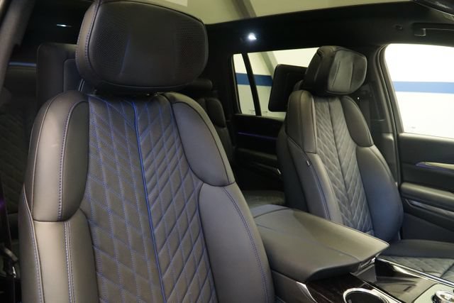 Used 2026 Cadillac Escalade IQL Sport 1 w/ LPO, ONYX Package AWD/4WD image 19