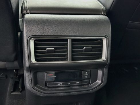 Used 2025 Volkswagen Atlas SE FWD image 25