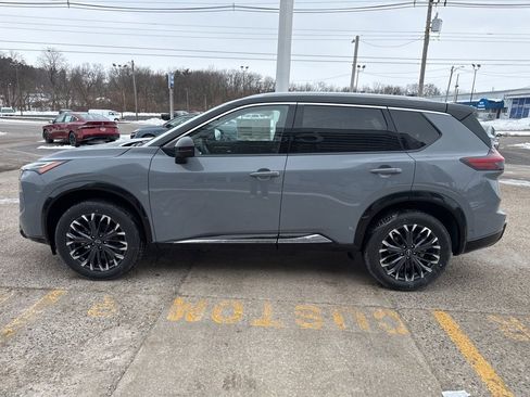 New 2026 Nissan Rogue Platinum image 7