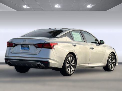 Used 2019 Nissan Altima 2.5 SV image 9