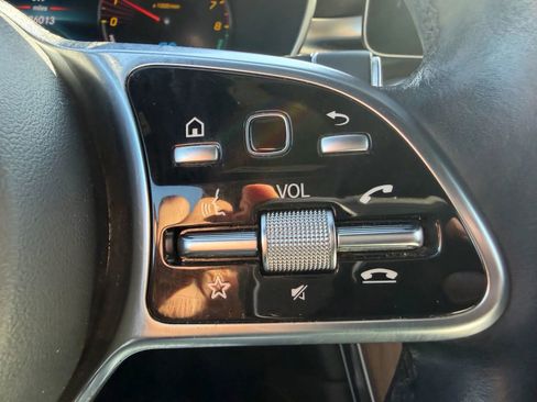 Used 2020 Mercedes-Benz GLC 350e 4MATIC image 19