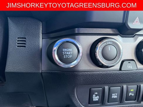 Used 2022 Toyota Tacoma TRD Off-Road w/ Technology Package AWD/4WD image 29