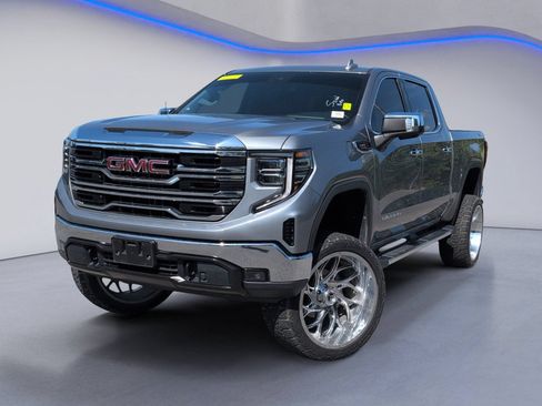Used 2023 GMC Sierra 1500 SLT w/ SLT Convenience Package AWD/4WD image 2