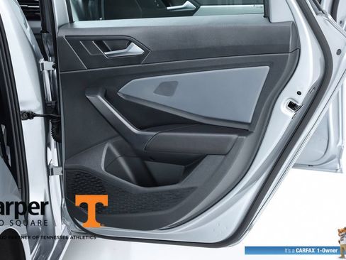 Used 2025 Volkswagen Jetta SE FWD image 30