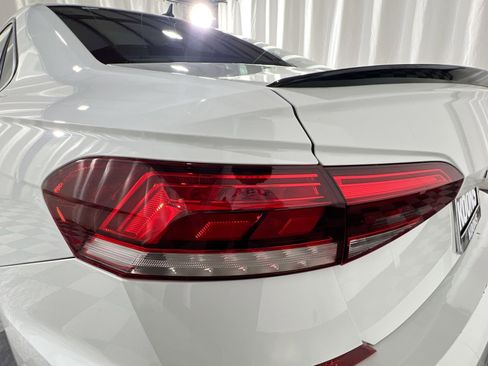 Used 2022 Volkswagen Passat 2.0T R-Line image 15